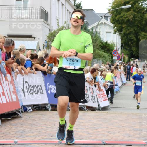 31.08.2025 - 21. Blankeneser Heldenlauf Strokosch-Dieckow http://msf.ph/oto/8681810 31.08.2025 12:05:57 Ziel 5762, 4392, 4162 meine-sportfotos.de