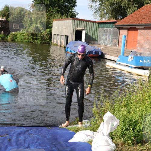 31.08.2025 - Elbe Triathlon Hamburg Luisa Fischer http://msf.ph/oto/8681814 31.08.2025 09:35:17 Schwimmen 762, 914 meine-sportfotos.de