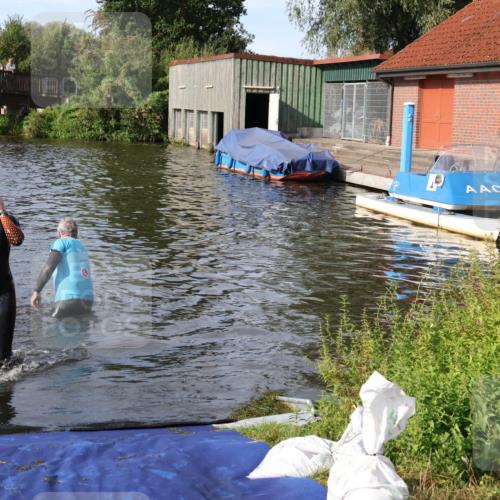 31.08.2025 - Elbe Triathlon Hamburg Luisa Fischer http://msf.ph/oto/8681842 31.08.2025 09:36:01 Schwimmen 824 meine-sportfotos.de