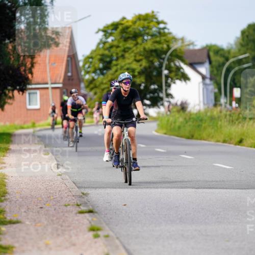 31.08.2025 - Elbe Triathlon Hamburg Michael Burmester http://msf.ph/oto/8681843 31.08.2025 10:58:46 Radfahren 1280, 1415, 1459, 1575 meine-sportfotos.de