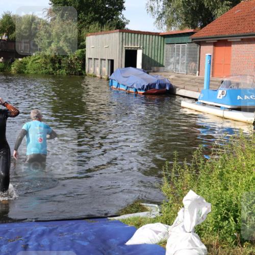 31.08.2025 - Elbe Triathlon Hamburg Luisa Fischer http://msf.ph/oto/8681844 31.08.2025 09:36:01 Schwimmen 824 meine-sportfotos.de