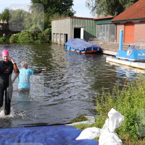 31.08.2025 - Elbe Triathlon Hamburg Luisa Fischer http://msf.ph/oto/8681845 31.08.2025 09:36:02 Schwimmen 824 meine-sportfotos.de