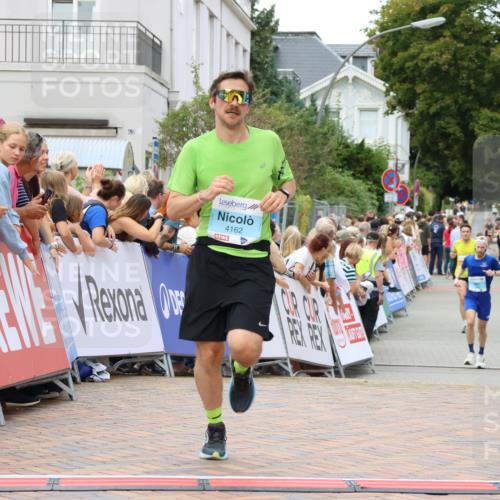 31.08.2025 - 21. Blankeneser Heldenlauf Strokosch-Dieckow http://msf.ph/oto/8681856 31.08.2025 12:05:57 Ziel 5762, 4392, 4162 meine-sportfotos.de