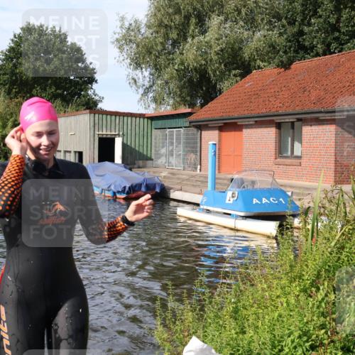 31.08.2025 - Elbe Triathlon Hamburg Luisa Fischer http://msf.ph/oto/8681860 31.08.2025 09:36:05 Schwimmen 824 meine-sportfotos.de