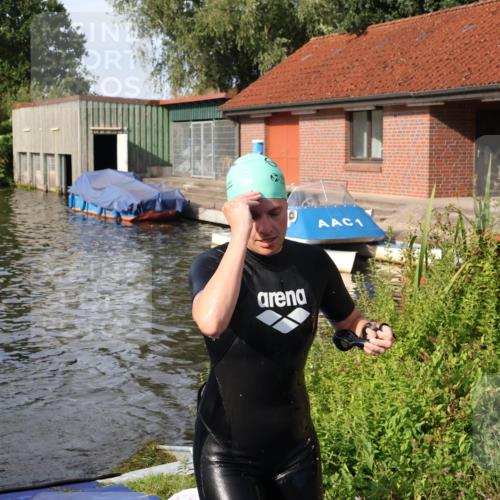 31.08.2025 - Elbe Triathlon Hamburg Luisa Fischer http://msf.ph/oto/8681878 31.08.2025 09:36:18 Schwimmen 847, 856, 899 meine-sportfotos.de