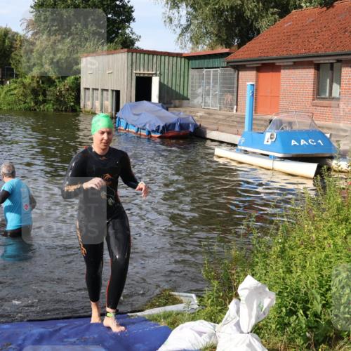 31.08.2025 - Elbe Triathlon Hamburg Luisa Fischer http://msf.ph/oto/8681884 31.08.2025 09:36:22 Schwimmen 807, 847, 899, 926 meine-sportfotos.de
