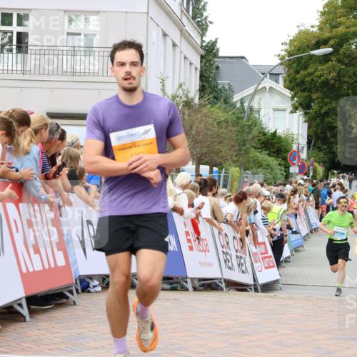 31.08.2025 - 21. Blankeneser Heldenlauf Strokosch-Dieckow http://msf.ph/oto/8681893 31.08.2025 12:05:52 Ziel 5762, 4392, 4162 meine-sportfotos.de
