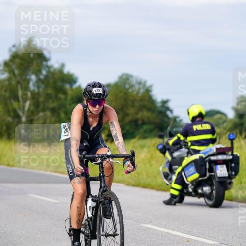 31.08.2025 - Elbe Triathlon Hamburg Michael Burmester http://msf.ph/oto/8681902 31.08.2025 10:58:59 Radfahren 1369, 1387 meine-sportfotos.de