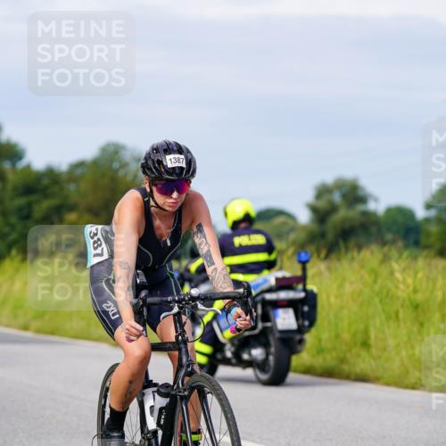 31.08.2025 - Elbe Triathlon Hamburg Michael Burmester http://msf.ph/oto/8681905 31.08.2025 10:58:59 Radfahren 1369, 1387 meine-sportfotos.de