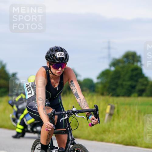 31.08.2025 - Elbe Triathlon Hamburg Michael Burmester http://msf.ph/oto/8681908 31.08.2025 10:59:00 Radfahren 1369, 1387 meine-sportfotos.de