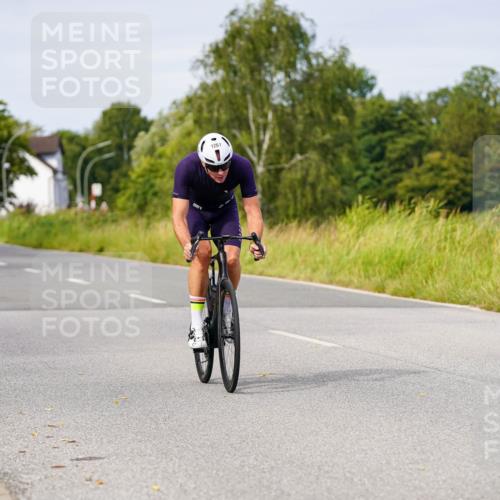 31.08.2025 - Elbe Triathlon Hamburg Michael Burmester http://msf.ph/oto/8681939 31.08.2025 10:59:09 Radfahren 1261, 1303, 1349, 1369 meine-sportfotos.de