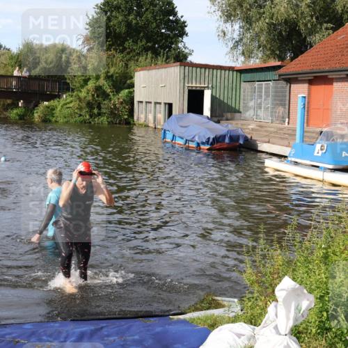 31.08.2025 - Elbe Triathlon Hamburg Luisa Fischer http://msf.ph/oto/8681941 31.08.2025 09:36:49 Schwimmen 861, 894 meine-sportfotos.de