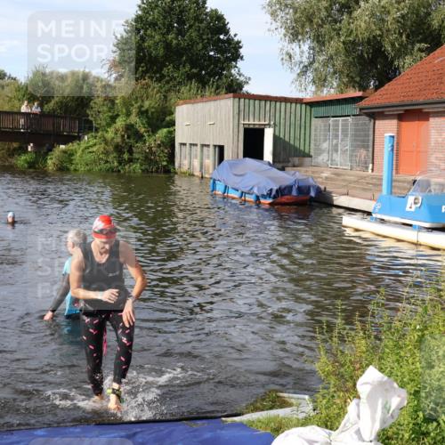 31.08.2025 - Elbe Triathlon Hamburg Luisa Fischer http://msf.ph/oto/8681944 31.08.2025 09:36:50 Schwimmen 861, 894 meine-sportfotos.de