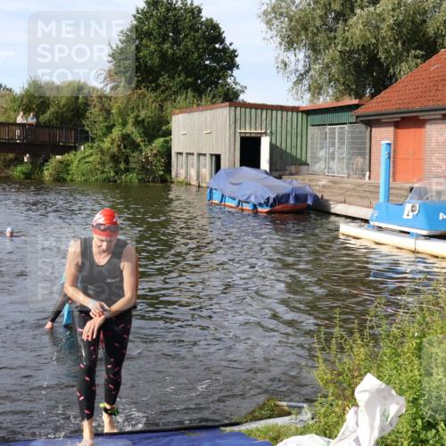 31.08.2025 - Elbe Triathlon Hamburg Luisa Fischer http://msf.ph/oto/8681947 31.08.2025 09:36:51 Schwimmen 861, 894 meine-sportfotos.de