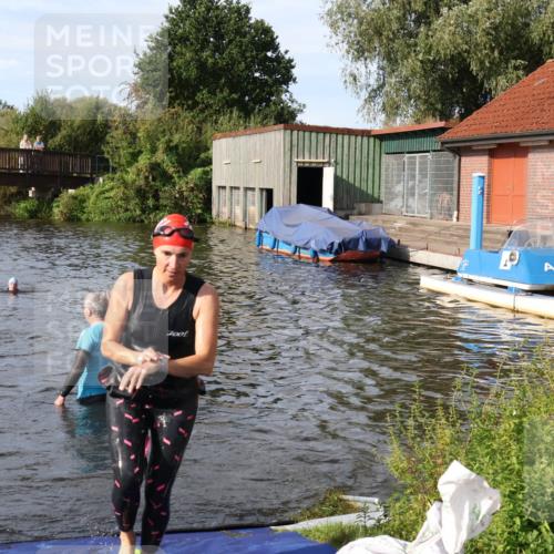 31.08.2025 - Elbe Triathlon Hamburg Luisa Fischer http://msf.ph/oto/8681951 31.08.2025 09:36:51 Schwimmen 861, 894 meine-sportfotos.de