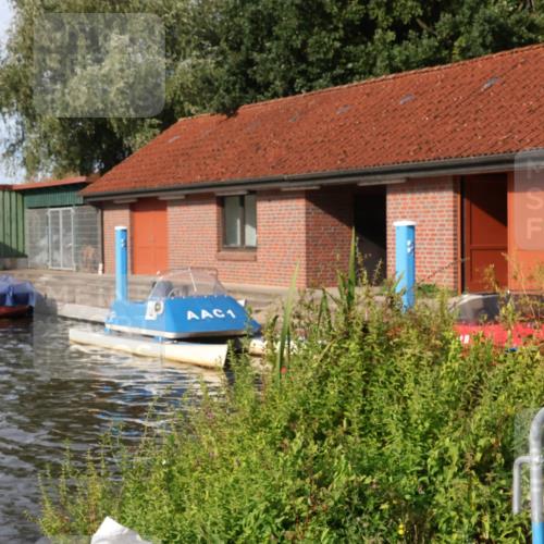 31.08.2025 - Elbe Triathlon Hamburg Luisa Fischer http://msf.ph/oto/8681961 31.08.2025 09:36:53 Schwimmen 861, 892, 894 meine-sportfotos.de