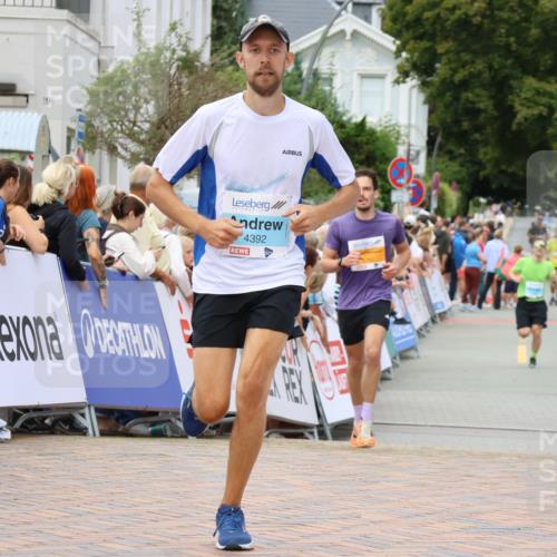 31.08.2025 - 21. Blankeneser Heldenlauf Strokosch-Dieckow http://msf.ph/oto/8681962 31.08.2025 12:05:49 Ziel 5762, 4392 meine-sportfotos.de