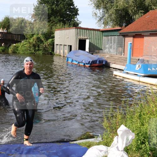 31.08.2025 - Elbe Triathlon Hamburg Luisa Fischer http://msf.ph/oto/8681966 31.08.2025 09:36:58 Schwimmen 861, 892 meine-sportfotos.de