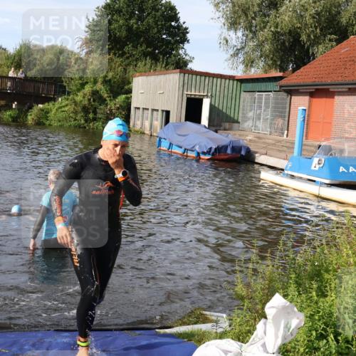 31.08.2025 - Elbe Triathlon Hamburg Luisa Fischer http://msf.ph/oto/8681975 31.08.2025 09:37:02 Schwimmen 783, 861, 892 meine-sportfotos.de