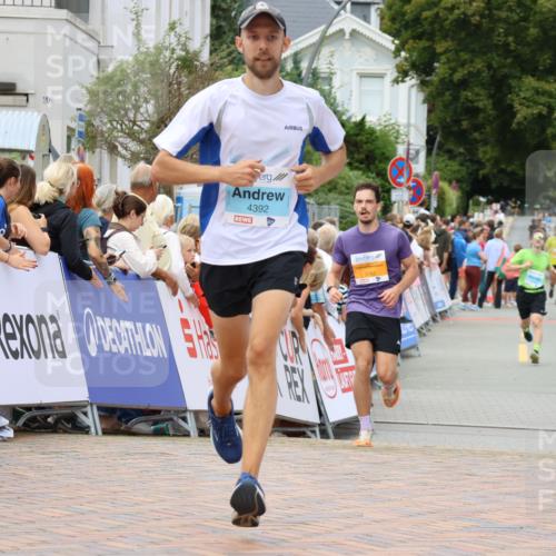 31.08.2025 - 21. Blankeneser Heldenlauf Strokosch-Dieckow http://msf.ph/oto/8681976 31.08.2025 12:05:49 Ziel 5762, 4392 meine-sportfotos.de