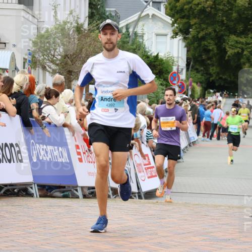 31.08.2025 - 21. Blankeneser Heldenlauf Strokosch-Dieckow http://msf.ph/oto/8682007 31.08.2025 12:05:48 Ziel 5762, 4392 meine-sportfotos.de