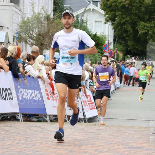 31.08.2025 - 21. Blankeneser Heldenlauf Strokosch-Dieckow http://msf.ph/oto/8682013 31.08.2025 12:05:48 Ziel 5762, 4392 meine-sportfotos.de