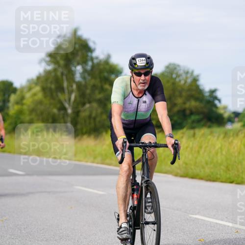 31.08.2025 - Elbe Triathlon Hamburg Michael Burmester http://msf.ph/oto/8682016 31.08.2025 10:59:47 Radfahren 1310, 1318, 1319, 1344, 1362, 1417 meine-sportfotos.de