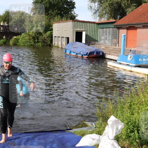 31.08.2025 - Elbe Triathlon Hamburg Luisa Fischer http://msf.ph/oto/8682022 31.08.2025 09:37:20 Schwimmen 799, 809, 836, 921, 931 meine-sportfotos.de