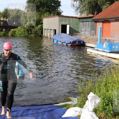 31.08.2025 - Elbe Triathlon Hamburg Luisa Fischer http://msf.ph/oto/8682023 31.08.2025 09:37:21 Schwimmen 809, 836, 921, 931 meine-sportfotos.de