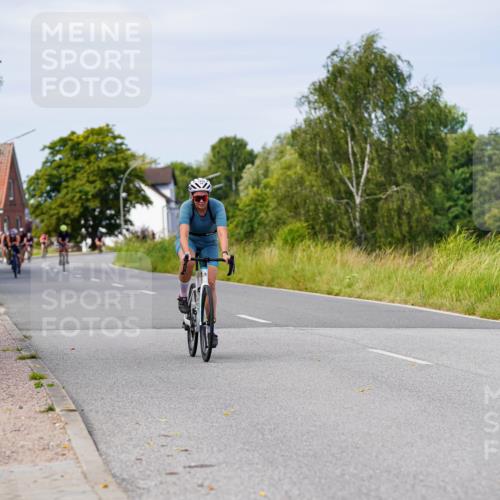 31.08.2025 - Elbe Triathlon Hamburg Michael Burmester http://msf.ph/oto/8682041 31.08.2025 10:59:57 Radfahren 1252, 1368, 1426 meine-sportfotos.de