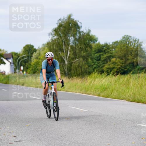 31.08.2025 - Elbe Triathlon Hamburg Michael Burmester http://msf.ph/oto/8682045 31.08.2025 10:59:58 Radfahren 1252, 1368, 1426 meine-sportfotos.de