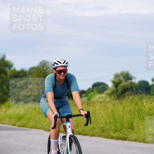 31.08.2025 - Elbe Triathlon Hamburg Michael Burmester http://msf.ph/oto/8682049 31.08.2025 10:59:59 Radfahren 1313, 1426, 1490 meine-sportfotos.de