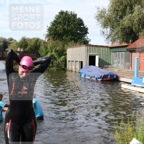 31.08.2025 - Elbe Triathlon Hamburg Luisa Fischer http://msf.ph/oto/8682063 31.08.2025 09:37:53 Schwimmen 801, 870, 907 meine-sportfotos.de