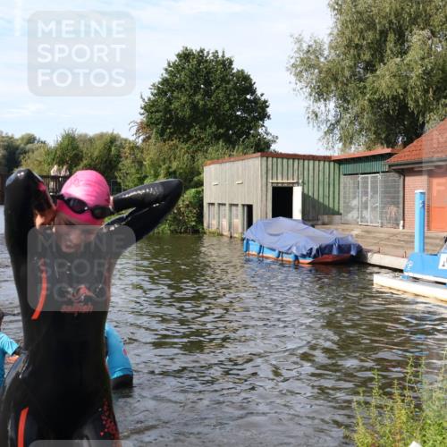 31.08.2025 - Elbe Triathlon Hamburg Luisa Fischer http://msf.ph/oto/8682064 31.08.2025 09:37:53 Schwimmen 801, 870, 907 meine-sportfotos.de
