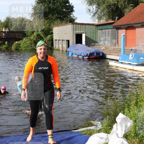 31.08.2025 - Elbe Triathlon Hamburg Luisa Fischer http://msf.ph/oto/8682077 31.08.2025 09:38:02 Schwimmen 814, 870, 879, 907 meine-sportfotos.de