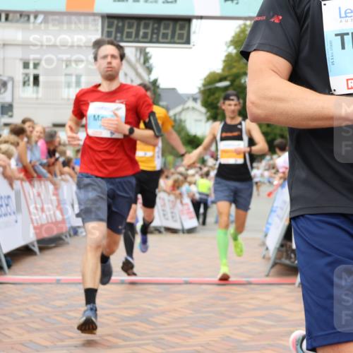 31.08.2025 - 21. Blankeneser Heldenlauf Strokosch-Dieckow http://msf.ph/oto/8682089 31.08.2025 12:05:38 Ziel 5614, 5050, 5575, 4141, 4414, 4329, 4247 meine-sportfotos.de