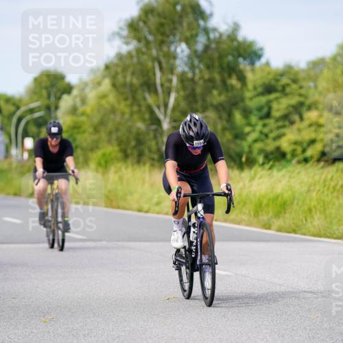 31.08.2025 - Elbe Triathlon Hamburg Michael Burmester http://msf.ph/oto/8682091 31.08.2025 11:00:16 Radfahren 1283, 1322, 1347, 1402, 1594 meine-sportfotos.de