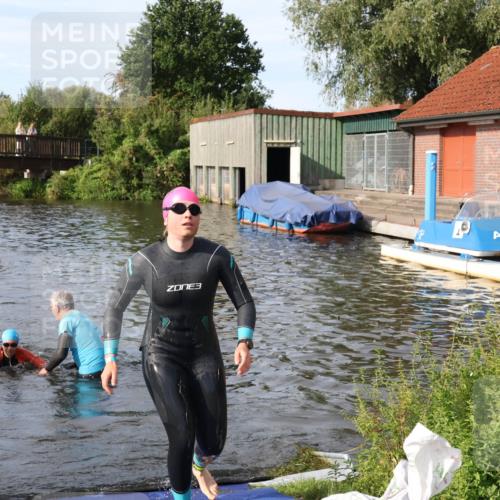 31.08.2025 - Elbe Triathlon Hamburg Luisa Fischer http://msf.ph/oto/8682095 31.08.2025 09:38:09 Schwimmen 812, 814, 879 meine-sportfotos.de