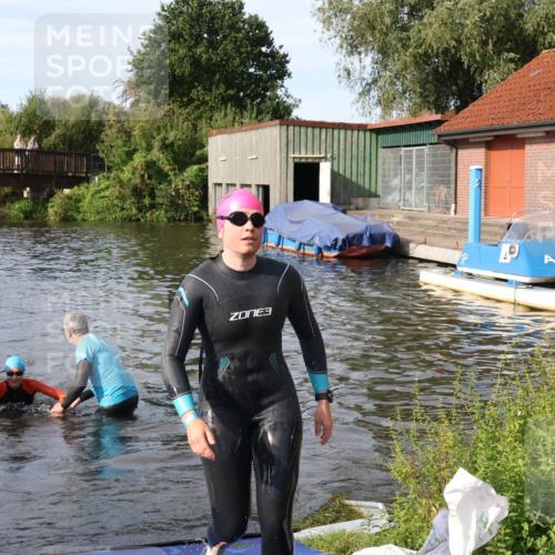 31.08.2025 - Elbe Triathlon Hamburg Luisa Fischer http://msf.ph/oto/8682097 31.08.2025 09:38:09 Schwimmen 812, 814, 879 meine-sportfotos.de
