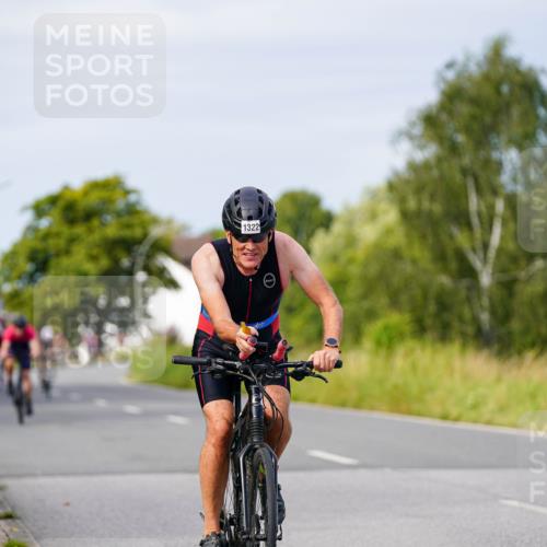 31.08.2025 - Elbe Triathlon Hamburg Michael Burmester http://msf.ph/oto/8682111 31.08.2025 11:00:21 Radfahren 1322, 1338, 1347, 1402, 1604 meine-sportfotos.de