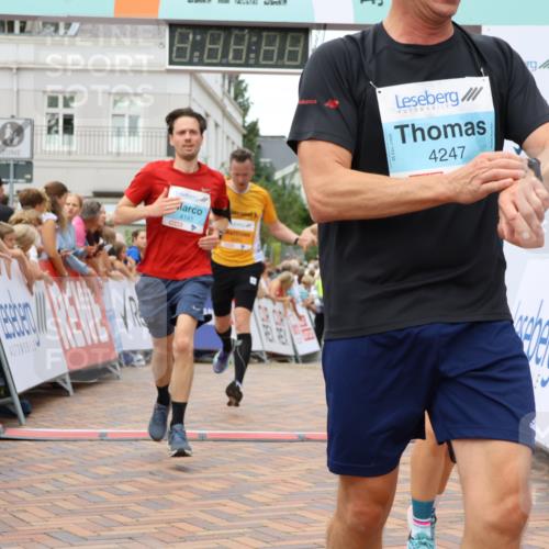 31.08.2025 - 21. Blankeneser Heldenlauf Strokosch-Dieckow http://msf.ph/oto/8682127 31.08.2025 12:05:38 Ziel 5614, 5050, 5575, 4141, 4414, 4329, 4247 meine-sportfotos.de