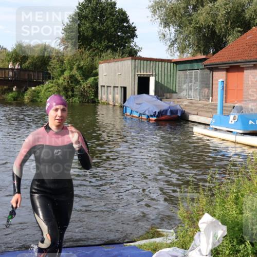 31.08.2025 - Elbe Triathlon Hamburg Luisa Fischer http://msf.ph/oto/8682135 31.08.2025 09:38:29 Schwimmen 789, 832 meine-sportfotos.de