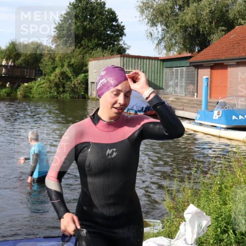31.08.2025 - Elbe Triathlon Hamburg Luisa Fischer http://msf.ph/oto/8682139 31.08.2025 09:38:30 Schwimmen 789, 832 meine-sportfotos.de