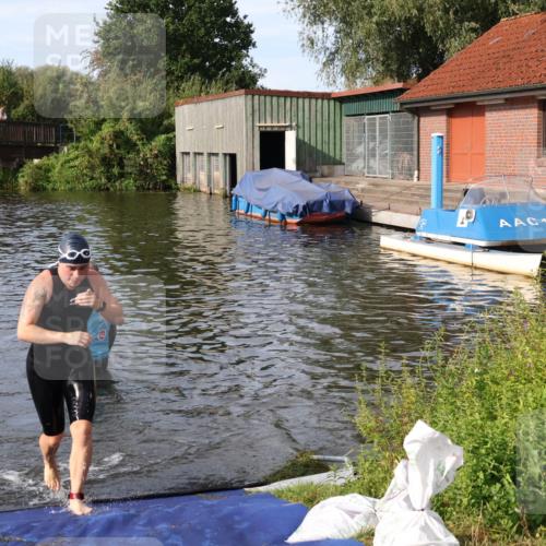31.08.2025 - Elbe Triathlon Hamburg Luisa Fischer http://msf.ph/oto/8682152 31.08.2025 09:38:37 Schwimmen 832 meine-sportfotos.de