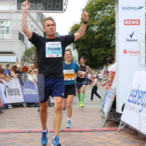 31.08.2025 - 21. Blankeneser Heldenlauf Strokosch-Dieckow http://msf.ph/oto/8682166 31.08.2025 12:05:37 Ziel 5614, 5050, 5575, 4141, 4414, 4329, 4247 meine-sportfotos.de