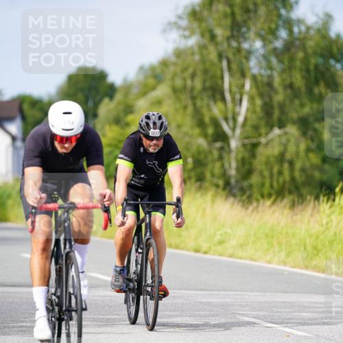 31.08.2025 - Elbe Triathlon Hamburg Michael Burmester http://msf.ph/oto/8682168 31.08.2025 11:00:56 Radfahren 1154, 1277, 1337 meine-sportfotos.de