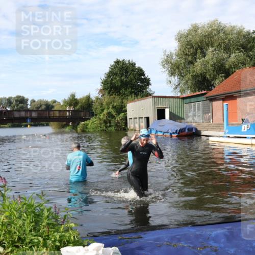 31.08.2025 - Elbe Triathlon Hamburg Luisa Fischer http://msf.ph/oto/8682175 31.08.2025 09:39:14 Schwimmen 806 meine-sportfotos.de