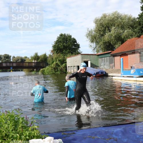 31.08.2025 - Elbe Triathlon Hamburg Luisa Fischer http://msf.ph/oto/8682176 31.08.2025 09:39:14 Schwimmen 806 meine-sportfotos.de