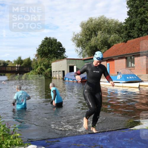 31.08.2025 - Elbe Triathlon Hamburg Luisa Fischer http://msf.ph/oto/8682182 31.08.2025 09:39:15 Schwimmen 806 meine-sportfotos.de