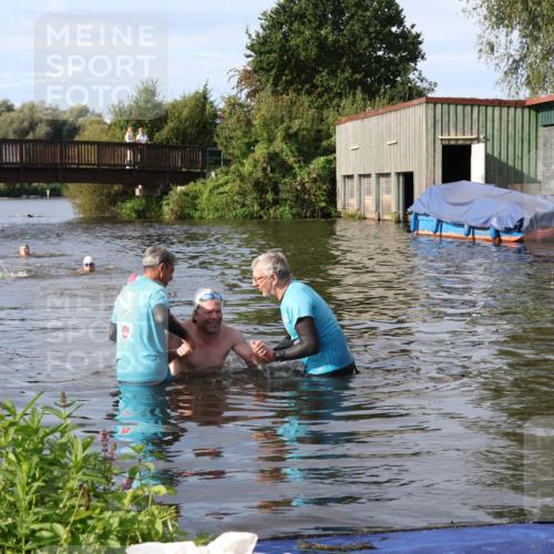 31.08.2025 - Elbe Triathlon Hamburg Luisa Fischer http://msf.ph/oto/8682192 31.08.2025 09:39:44 Schwimmen 758 meine-sportfotos.de